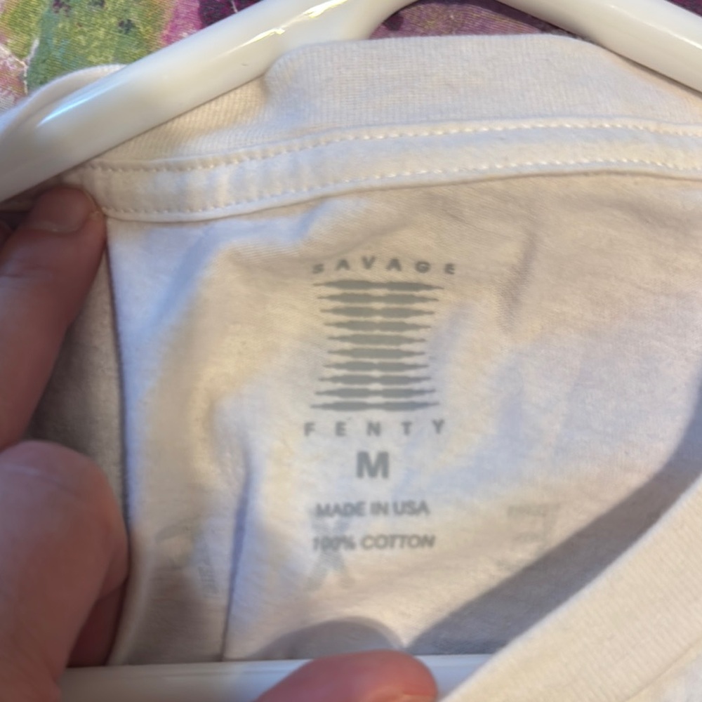 Rihanna Concert Graphic T-Shirt - White - Picture 3 of 4